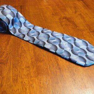 Crazy Horse ~ Geometric Necktie ~ Excellent Condition